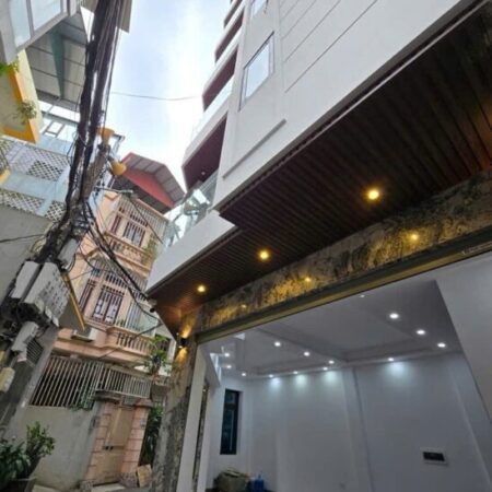 NGÕ THÔNG – 2 Ô TÔ TRÁNH -7 TẦNG – THANG MÁY SỊN SÒ 135 Nguyễn Văn Cừ