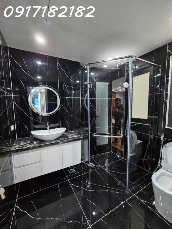 NGÕ THÔNG – 2 Ô TÔ TRÁNH -7 TẦNG – THANG MÁY SỊN SÒ 135 Nguyễn Văn Cừ