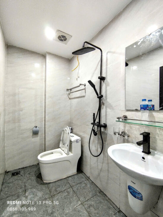 BÁN NHÀ 4 TẦNG , PHƯỢNG CÁCH< QUỐC OAI HÀ NỘI, TRỤC CHÍNH KINH DOANH