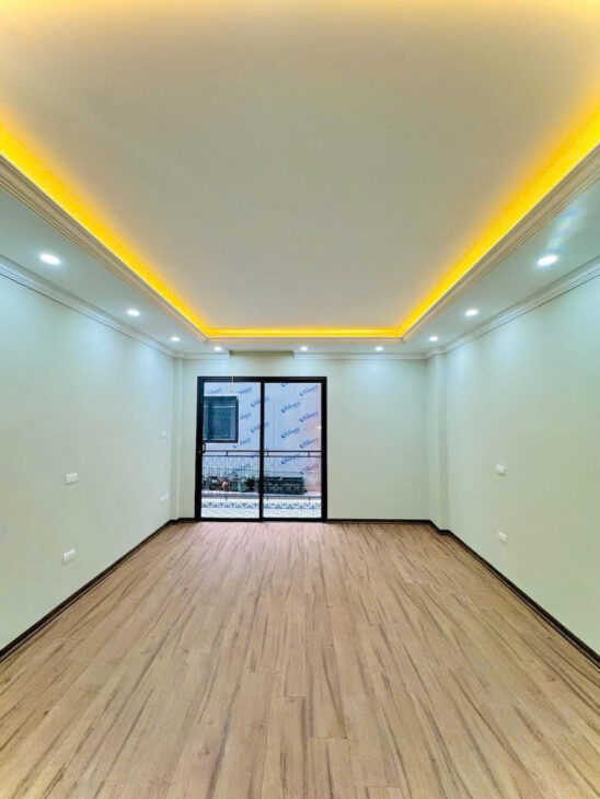 BÁN NHÀ HOÀNG MAI – 5 TẦNG MỚI ĐẸP, NGÕ THÔNG, 3 GÁC ĐỖ CỬA, 30M OTO CHẠY – GIÁ 7.6 TỶ