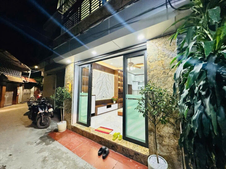 NHÀ ĐẸP TRƯƠNG ĐỊNH – 5 TẦNG MỚI ĐẸP, MẶT TIỀN KINH DOANH, NGÕ THÔNG, 40M OTO – GIÁ 7.8 TỶ