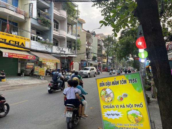 Quận Bình Thạnh ! MB N/Căn CHO THUÊ GIÁ 28 tr/ tháng ! MT đường lớn khu kinh doanh sầm uất, Tel