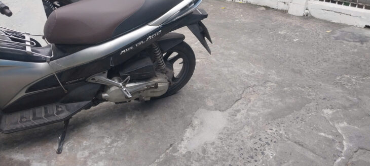 # Nhà Hoàng Diệu 64m2, ngang 4.5m, gác lửng gỗ, sân rộng, kiệt thông, gần Chợ, 2.35 tỷ