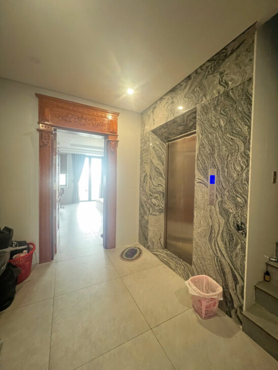 Bán nhà mặt tiền 5 tầng 5x28m giá 21 tỷ Đường Nguyễn Văn Quá