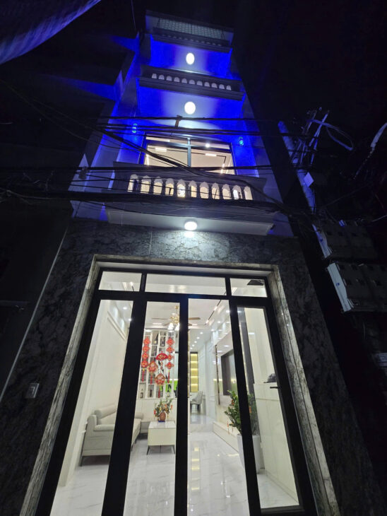 KIM GIANG KIM GIANG 45M 5 TẦNG MT 3.6M Ô TÔ QUA 15M RA Ô TÔ TRÁNH FUN NỘI THẤT GẦN TRƯỜNG CHỢ Ở