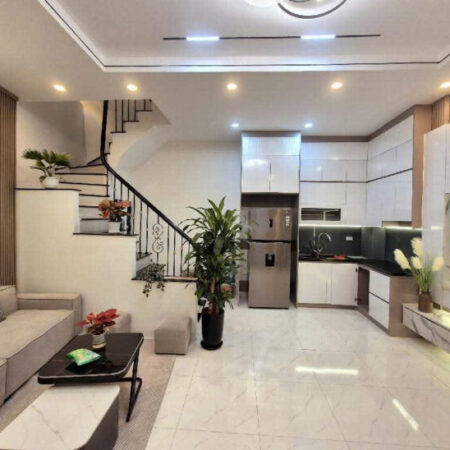 BÁN NHÀ -PHÚC LỢI LONG BIÊN -MỚI XÂY-PHÙ CHO GIA ĐING CÓ NHU CẦU Ở LUÔN