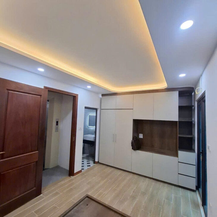 Nhà Quan Nhân Thang Máy 5 tầng mới xây ngõ xe ba gác thoáng mát diện tích sử dụng 30m giá nhỉnh 6 tỷ
