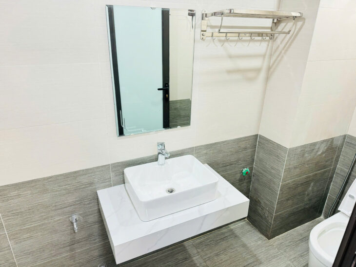 Siêu hiếm, bán ngay trong tuần nhà 5 tầng Việt Hưng 45m, 1 nhà ra oto, 5 tỷ