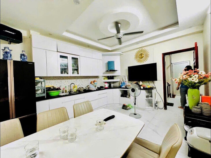 Bán nhà Bùi Xương Trạch ô tô tránh, 5 tầng lô góc, ngõ thông kinh doanh