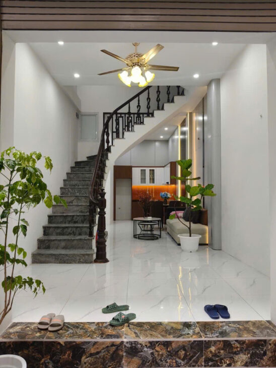 bán nhà Hoàng Mai 40m Nguyễn Khoái, gần ô tô diện tích rộng, nhà ở luôn