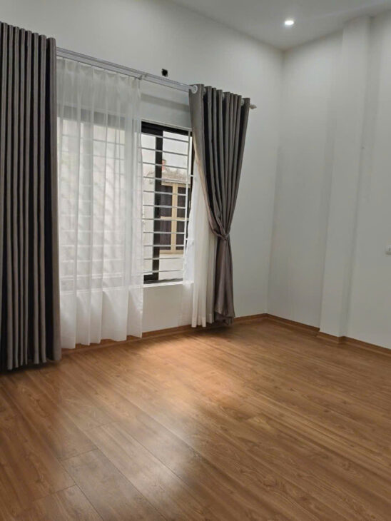 bán nhà Hoàng Mai 40m Nguyễn Khoái, gần ô tô diện tích rộng, nhà ở luôn