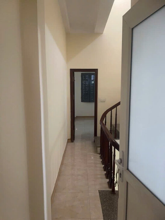 Bán nhà Ỷ La 37mx4 tầng, nhà đẹp, ô tô qua nhà 4.8 tỷ.