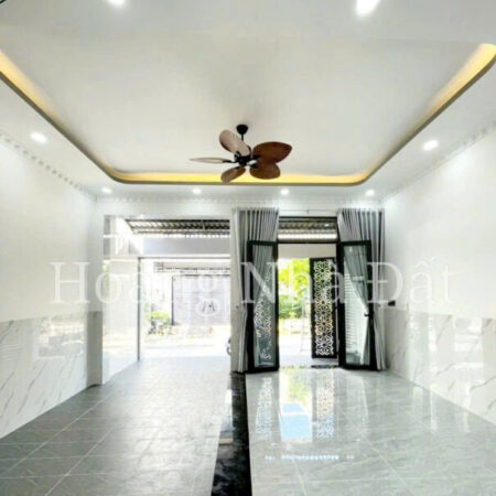 NHÀ PHỐ LÊ VĂN LƯƠNG, 6×13.5M, 4 TẦNG, XE HƠI TRONG NHÀ, 8.2 TỶ