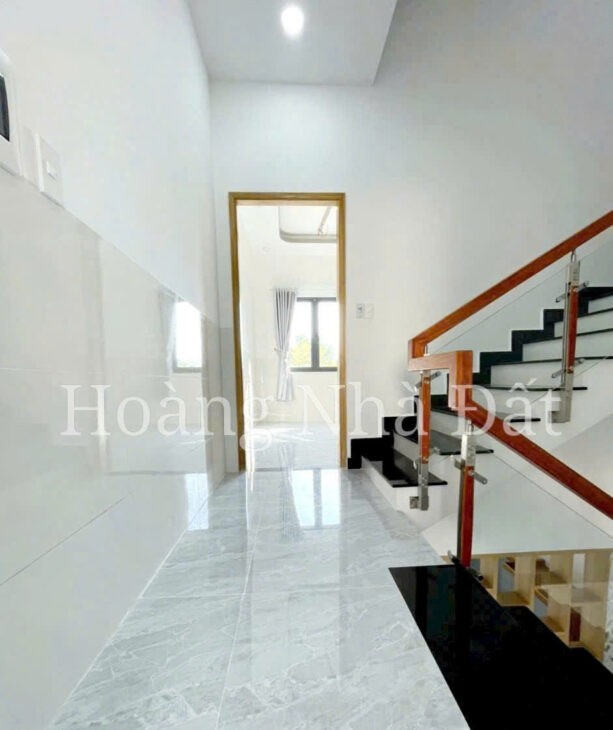 NHÀ PHỐ LÊ VĂN LƯƠNG, 6×13.5M, 4 TẦNG, XE HƠI TRONG NHÀ, 8.2 TỶ