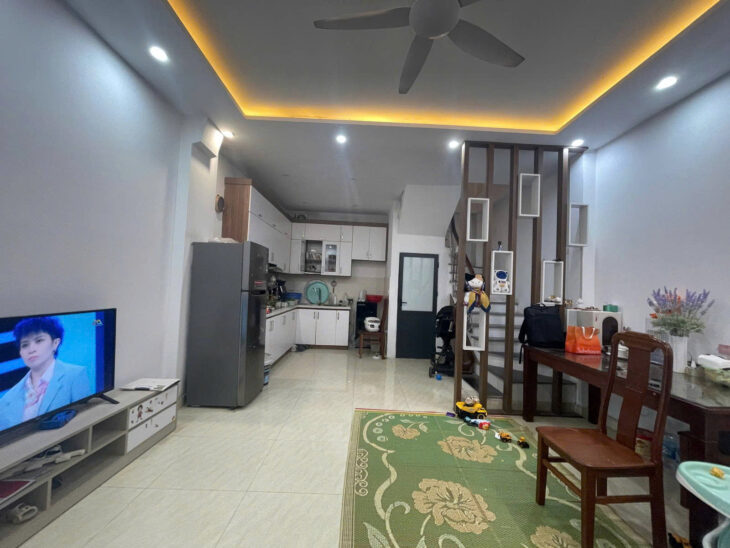 ĐỐNG ĐA KHÂM THIÊN 34M 5 TÀNG 6 PHÒNG NGỦ VỊ TRÍ ĐẮC ĐỊA Ớ SƯỚNG GẦN TRƯỜNG CHỢ chỉ Nhỉnh 7 tỷ