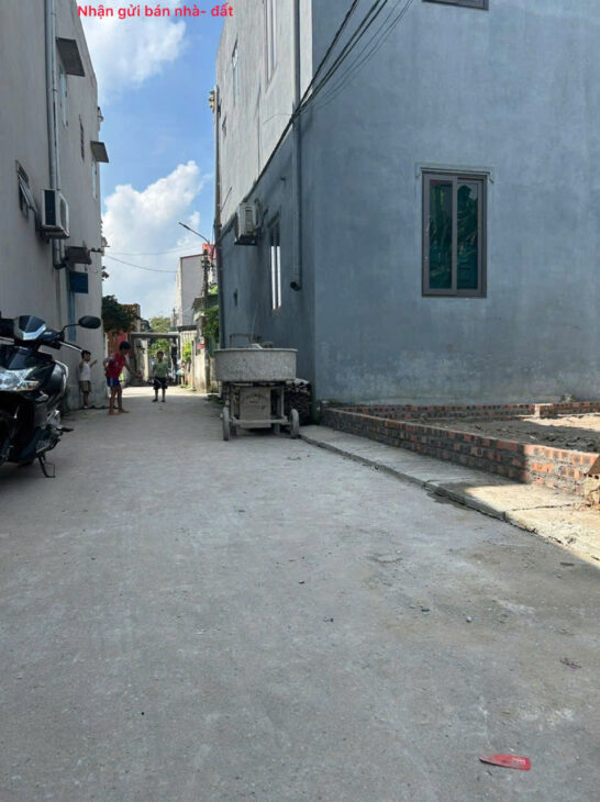 Bán đất Xuân Nộn, Đông Anh, HN. Full thổ cư, đường thông, oto đỗ đất. Đất vuông như tờ A4.