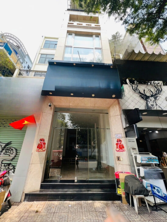 Cho thuê nhà số 234 Nguyễn Thị Minh Khai, Phường Võ Thị Sáu, Quận 3. Giá 90 Triệu