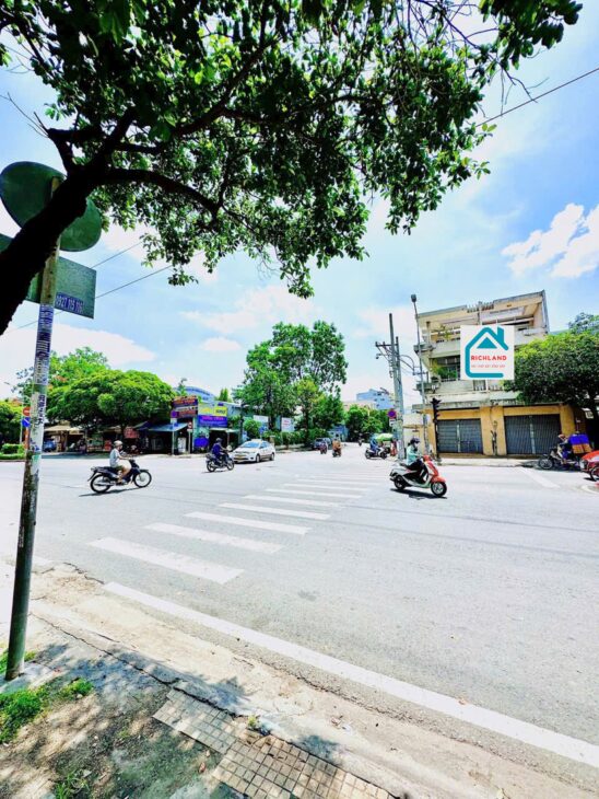 Cho Thuê Nhà GÓC 2MT: 345A-345B Lạc Long Quân + Tống Văn Trân, Phường 05, Quận 11, TPHCM.