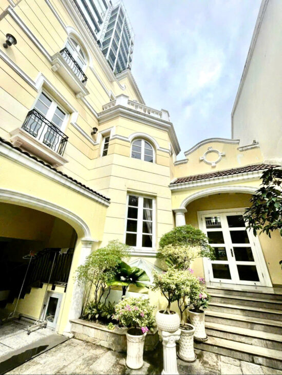 Cho thuê nhà 16 Phùng Khắc Khoan, Quận 1- Diện tích: 12m x 24m. Giá 140 Triệu