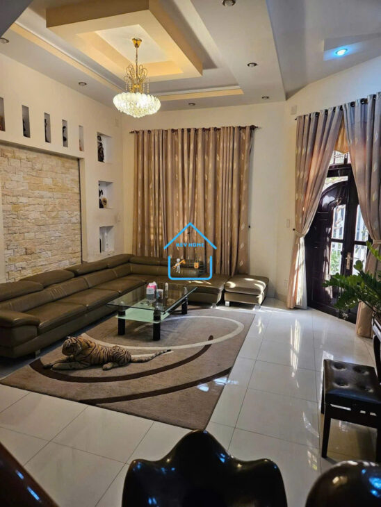 🌿 CHO THUÊ NHÀ 3.5 TẦNG – SÂN VƯỜN RỘNG – FULL NỘI THẤT CAO CẤP 🏡✨