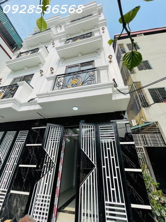 BÁN NHÀ 5 TẦNG HIẾM SIÊU ĐẸP PHÚC LỢI- LONG BIÊN