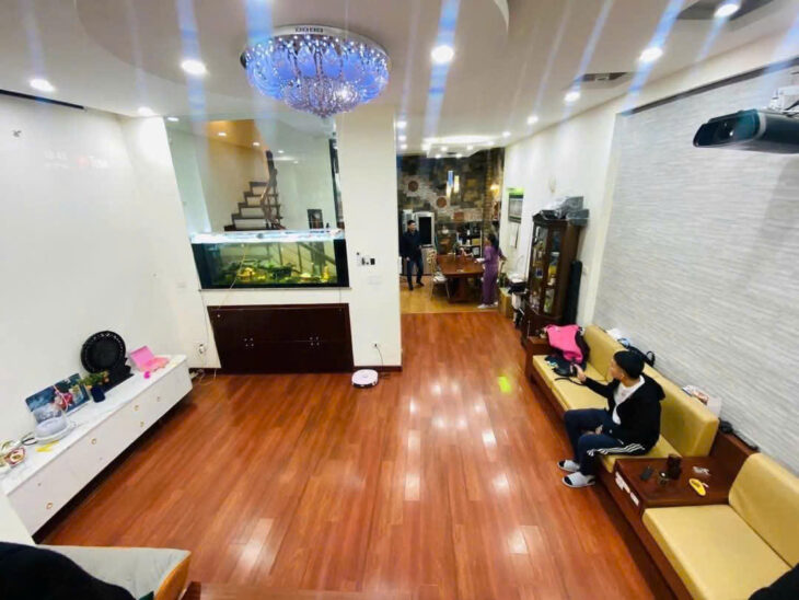 Bán nhà HOÀNG CẦU – TRẦN QUANG DIỆU, PHÂN LÔ – Ô TÔ TRÁNH – MẶT TIỀN QUYỀN LƯC