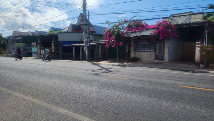 Đất ngộp LaGi 300 triệu/m ngang mặt tiền Lý Thái Tổ, thị xã LaGi sát Biển Tam Tân