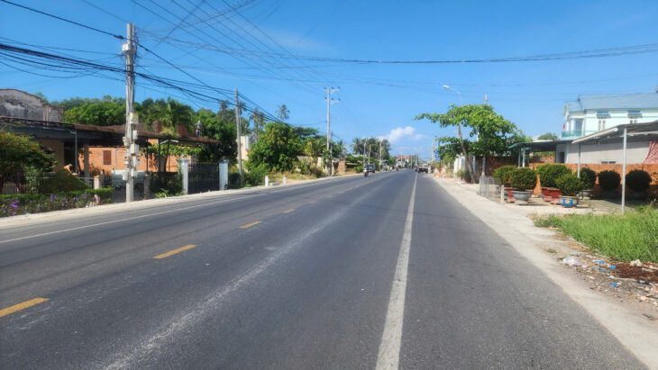 Đất ngộp LaGi 300 triệu/m ngang mặt tiền Lý Thái Tổ, thị xã LaGi sát Biển Tam Tân