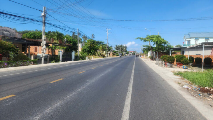 Đất ngộp LaGi 300 triệu/m ngang mặt tiền Lý Thái Tổ, thị xã LaGi sát Biển Tam Tân