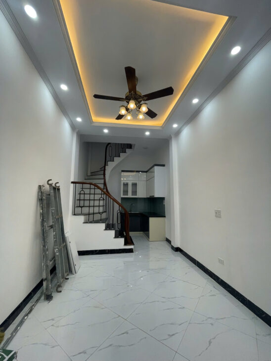 Bán Nhà Trung Tâm Phường Lĩnh Nam – Giá Chỉ Hơn 4 Tỷ – SỔ ĐỎ TRAO TAY.