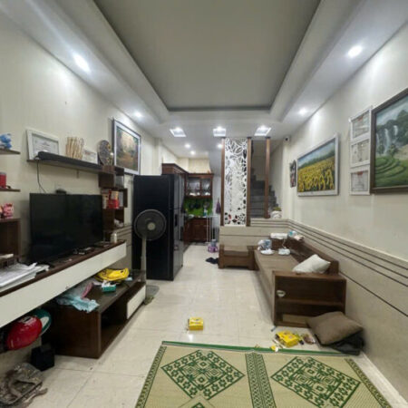 BÁN NHÀ 192 LÊ TRỌNG TẤN .6,25 Tỷ. Ngõ nông thoáng, sạch sẽ. • Pháp lý: Sổ đỏ riêng.