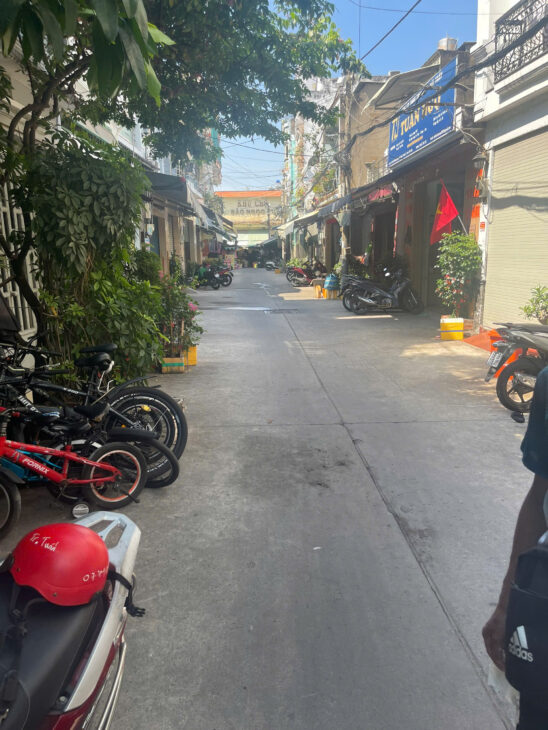 (TIN THẬT) BÁN NHÀ QUẬN TÂN BÌNH, mt 9m, 2 MẶT NGÕ ĐƯỜNG 6m, Ô TÔ TRÁNH, KHÔNG LỖI, XÂY CCMN, TÁCH