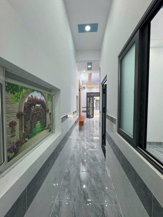 ????????Nhà cấp 4 mới , 2 phòng ngủ, phòng khách rộng, bếp rộng có giếng trời rât thoáng, Trần Thị Hè,