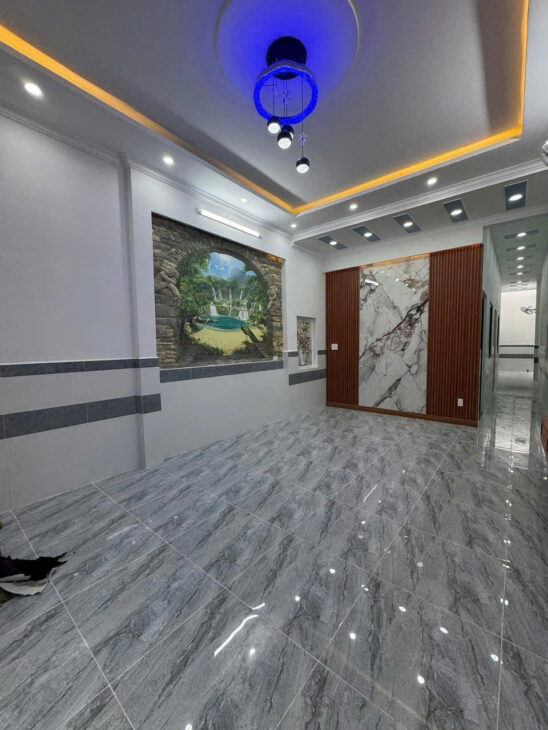 ????????Nhà cấp 4 mới , 2 phòng ngủ, phòng khách rộng, bếp rộng có giếng trời rât thoáng, Trần Thị Hè,