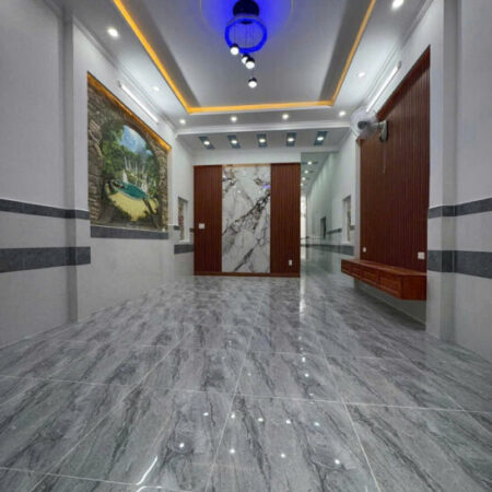 ????????Nhà cấp 4 mới , 2 phòng ngủ, phòng khách rộng, bếp rộng có giếng trời rât thoáng, Trần Thị Hè,