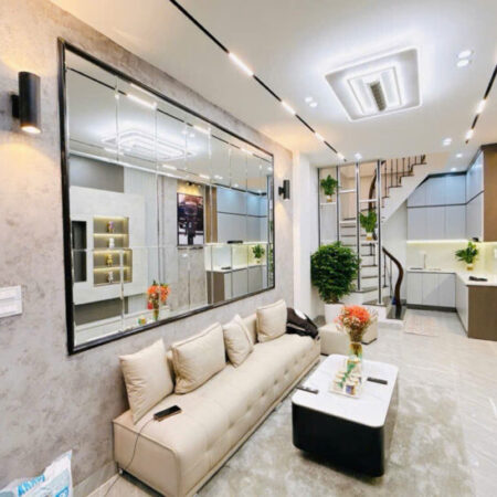 Lạc Long Quân – Tây Hồ / 4 tầng 30m2- dân xây chắc chắn -6x tỷ