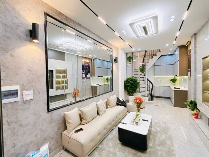 Lạc Long Quân – Tây Hồ / 4 tầng 30m2- dân xây chắc chắn -6x tỷ