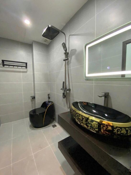 Bán Nhà Tứ Liên Tây Hồ 48m2 5 tầng 7,9 tỷ 20m ra đường oto tránh Sổ đẹp ảnh thật