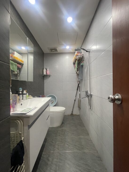 Bán Căn hộ: Chung cư Hoàng Dương, cạnh BX Nước Ngầm, 83m2, 3 ngủ. Hơn 2 tỷ