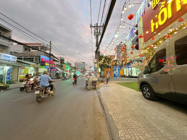 Bán tòa nhà 8 tầng T.máy mặt tiền Phạm Văn Chiêu ngang 10m 55PN 500m2 KD đỉnh 59 tỷ.