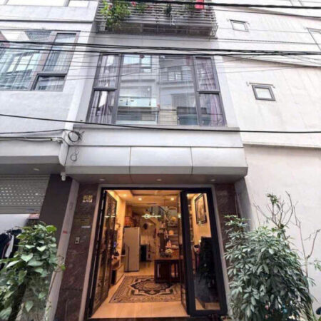 NHÀ ĐẸP – GIÁ TỐT – Vị Trí Đắc Địa Tại Phường NGỌC THUỴ- 4 TẦNG OTO VÀO NHÀ