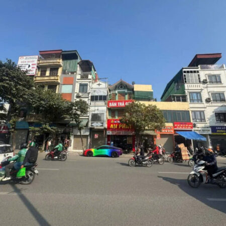 Bán gấp nhà mặt phố giải phóng 148m2, MT5,2M, nở hậu 6,2M, vỉa hè 6M giá 38 tỷ