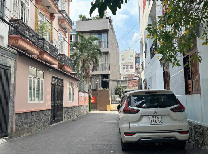 Nhà phố 5 tầng đẹp ngay khu phân lô HXH Lê Văn Thọ 60m2 tặng NT sát CV Làng Hoa 9.3 tỷ.