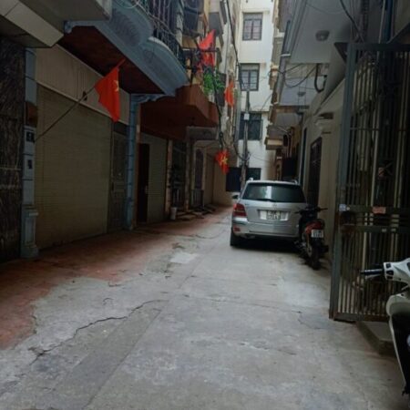 BÁN NHÀ HOÀNG QUỐC VIỆT, CẦU GIẤY 45M, 4T, MT 4M, Ô TÔ TRÁNH, 10 RA MẶT PHỐ, 15 TỶ. 093765883