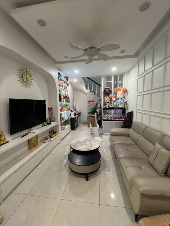 Nhà đẹp Nam Dư ở ngay, dân xây cẩn thận, chắc chắn,3 ngủ, 20m ra phố, 6.2 tỷ