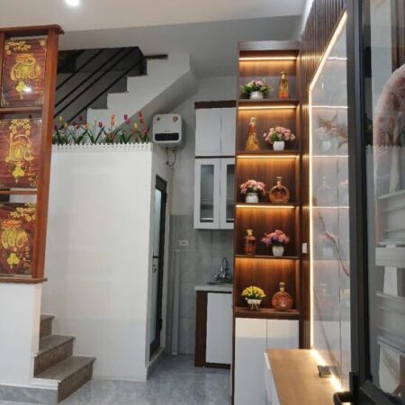 Cần bán nhà 3 tầng đẹp ở luôn Nam Dư, ngõ 3 gác thông thoáng, 2.5 tỷ