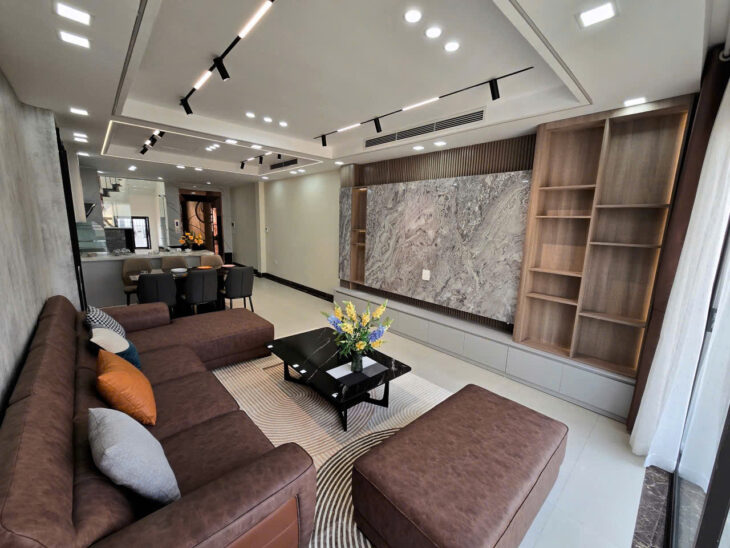 NHÀ ĐẸP – GIÁ TỐT – Vị Trí Đắc Địa Tại Đường Nguyễn Văn Cừ, Quận Long Biên, Thành phố Hà Nội