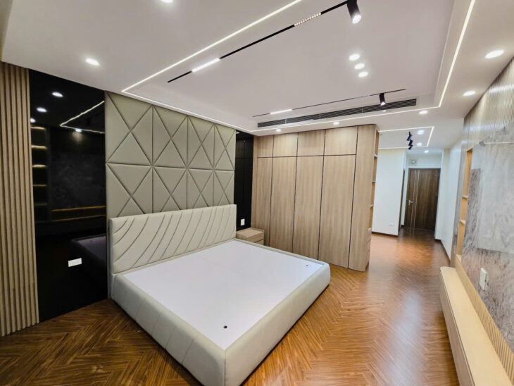 NHÀ ĐẸP – GIÁ TỐT – Vị Trí Đắc Địa Tại Đường Nguyễn Văn Cừ, Quận Long Biên, Thành phố Hà Nội