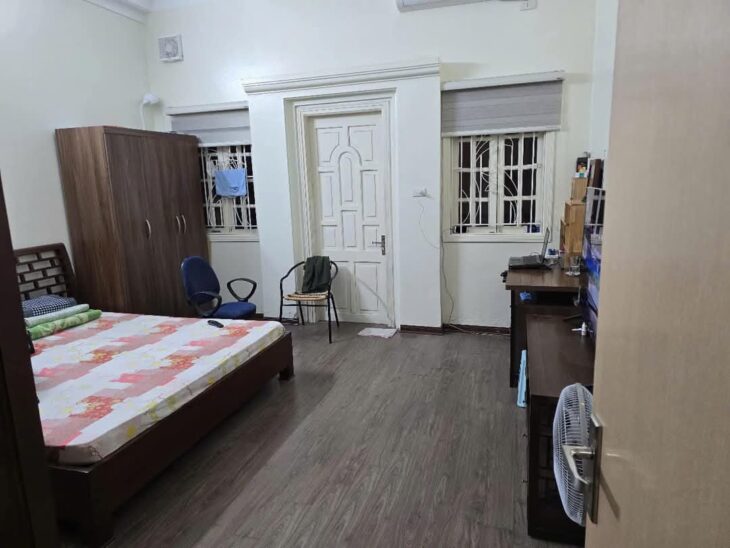 BÁN GẤP NHÀ HOÀNG QUỐC VIỆT, CẦU GIẤY, 55M, 5 TẤNG, 5.8M, 10 TỶ 800
