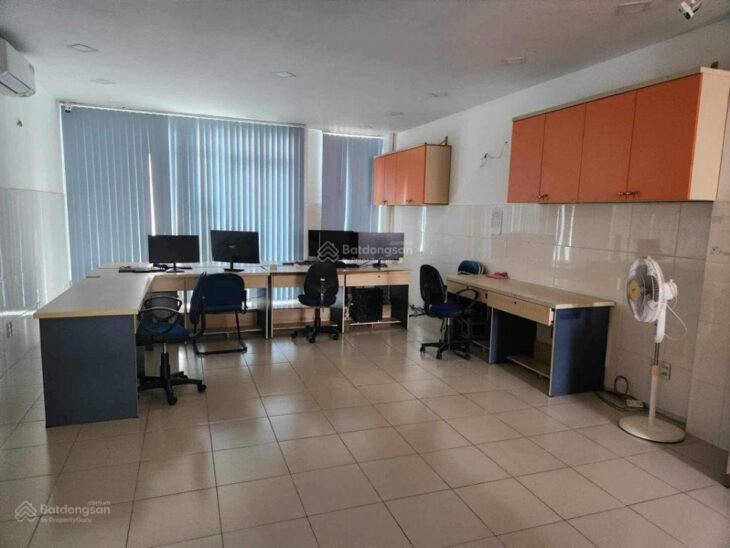 Bán nhà khu an ninh cao cấp 10x20m x 4 tầng BTCT, hoàn công chuẩn đẹp hết nấc. Gọi ngay 0939.345.1